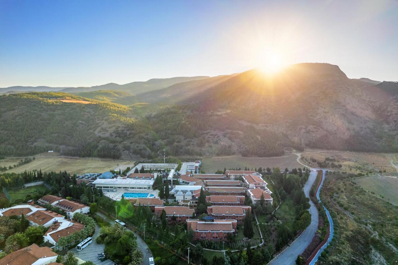 Spa Hotel Colossae Thermal Karahayit  Eksteriør billede Aerial view of the campus