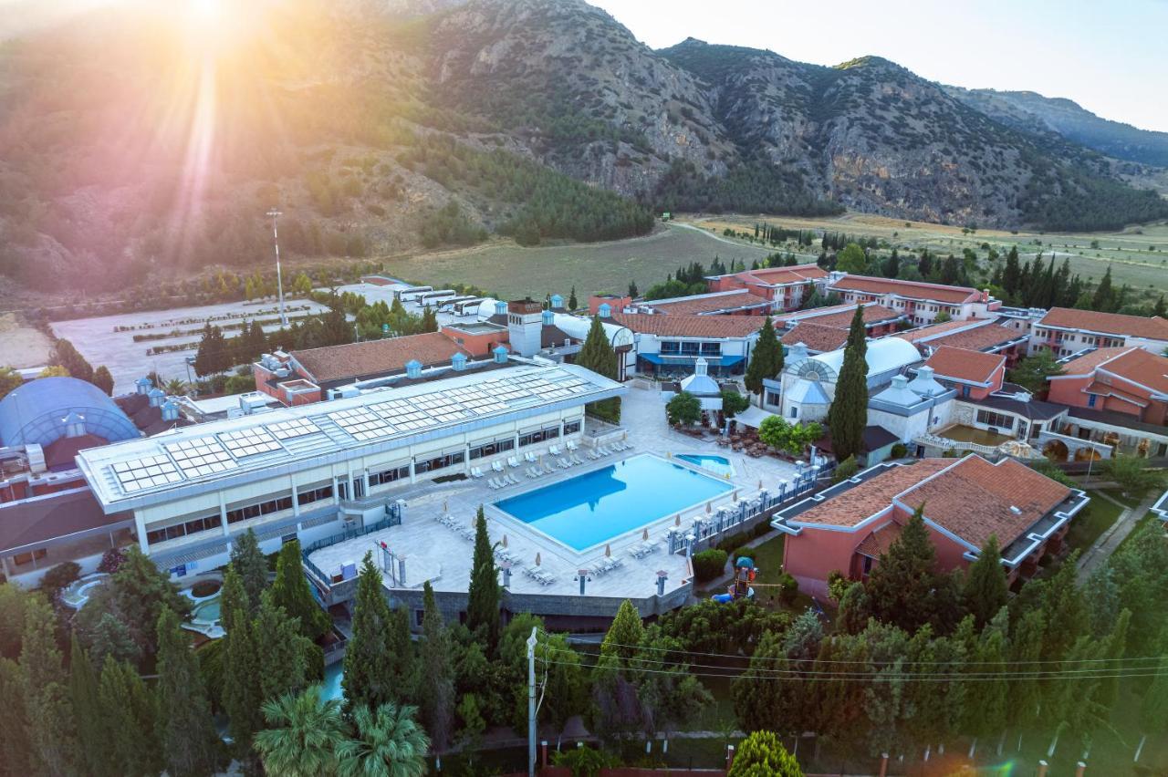 Spa Hotel Colossae Thermal Karahayit  Eksteriør billede Aerial view of the campus