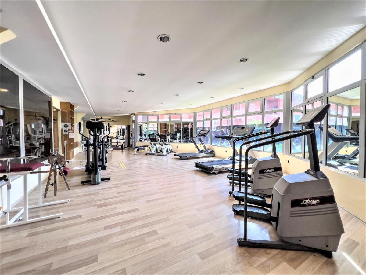 Spa Hotel Colossae Thermal Karahayit  Eksteriør billede The gym at the hotel